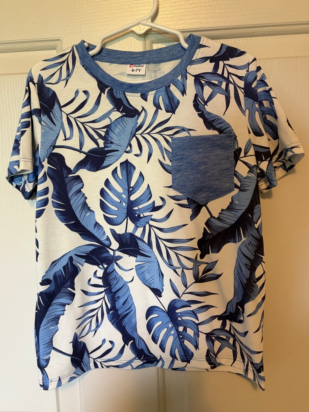 PatPat White Tee with Blue Leaf Print and Blue Trim Boys 6/7 Pocket S/S Tropical